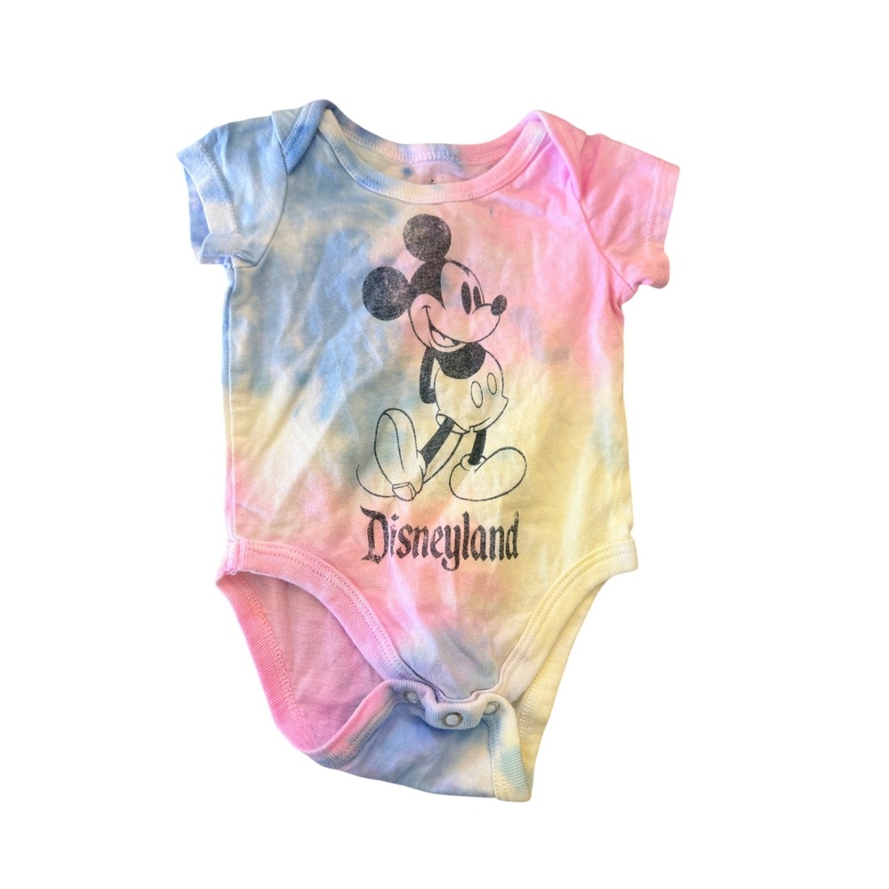 Disneyland NWOT Infant Baby 0-3M Mickey Graphic Tie-Dye Onesie